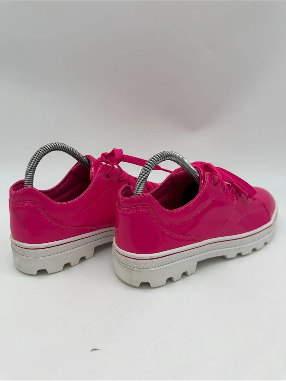 Skechers Women's 155201 Hot Pink Patent Roadies 90sBBY Casual Shoes Size 7.5